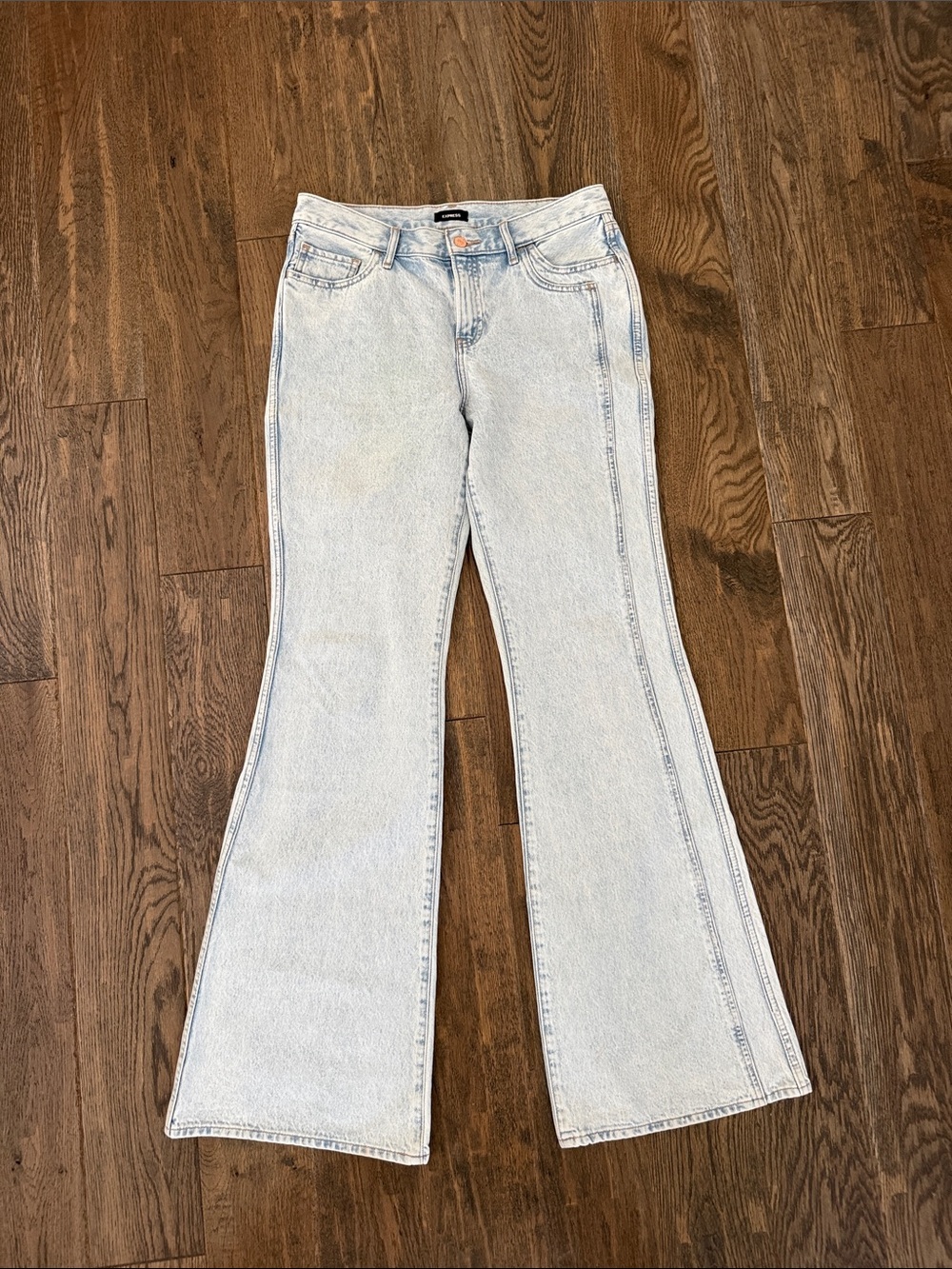 Express Mid Rise ‘70s Flare - Picture 2 of 4
